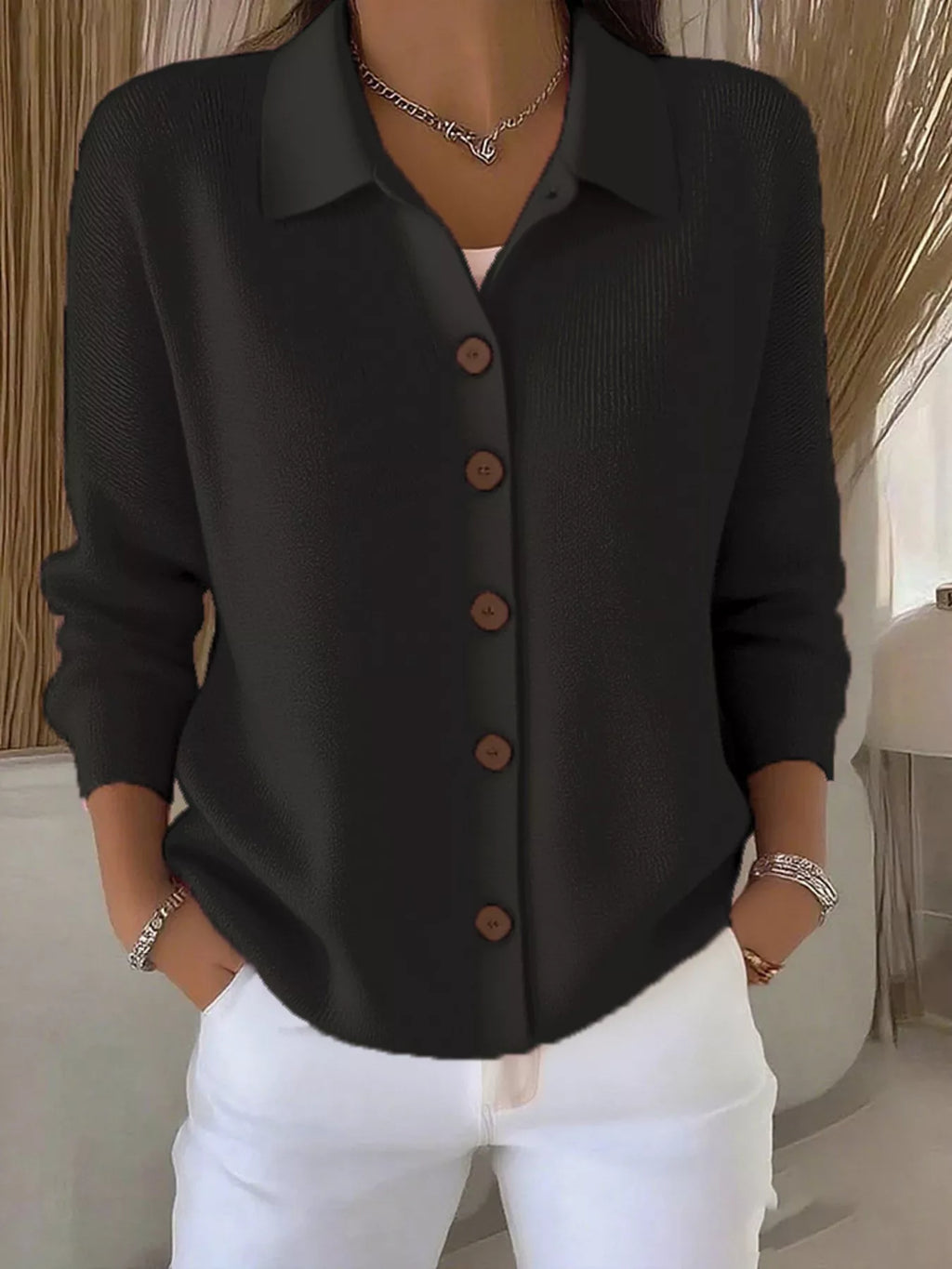 MILA | CÁRDIGAN SUAVE DE PUNTO FINO CON CUELLO CLÁSICO